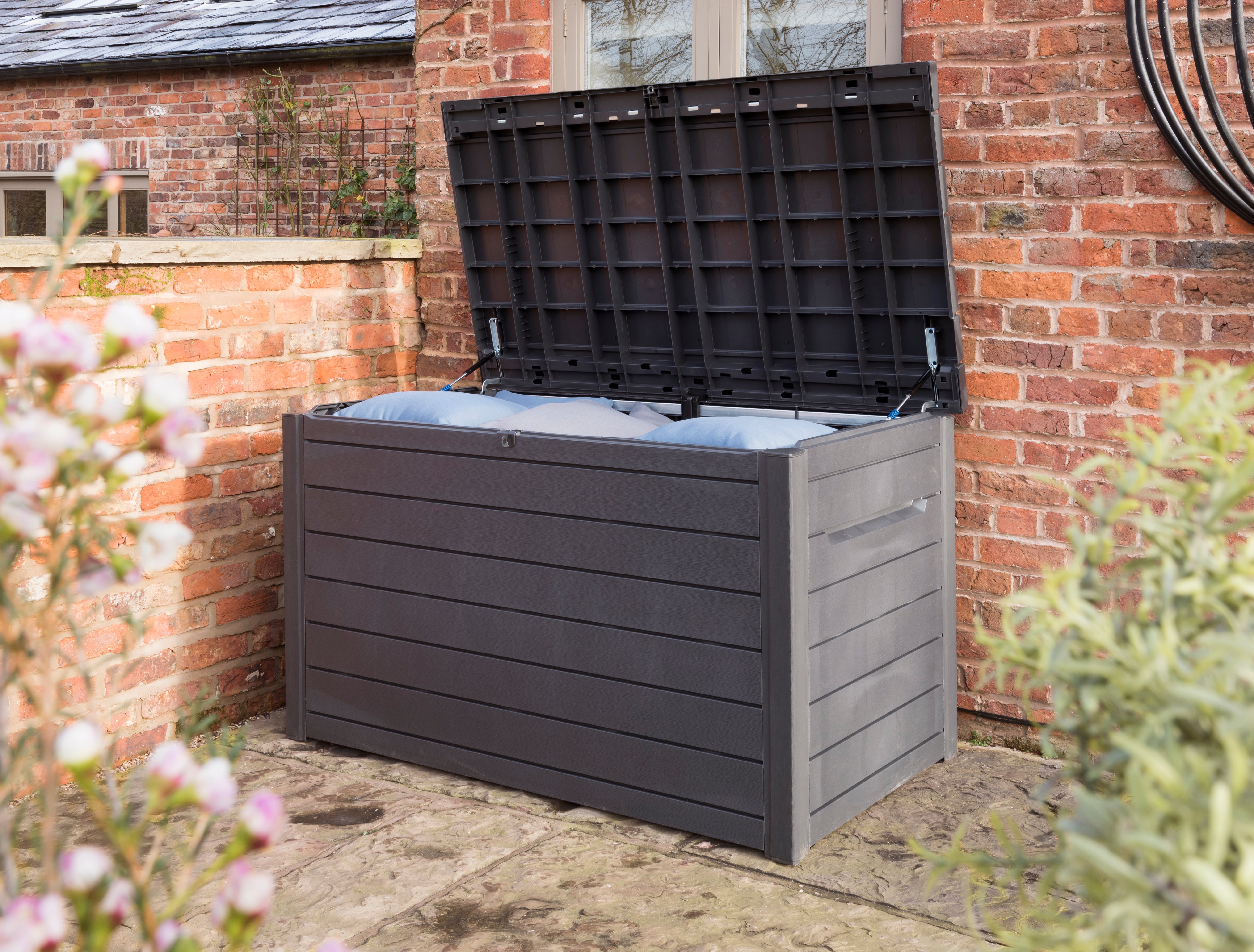 Ontario XXL Deck Storage Box - Brown