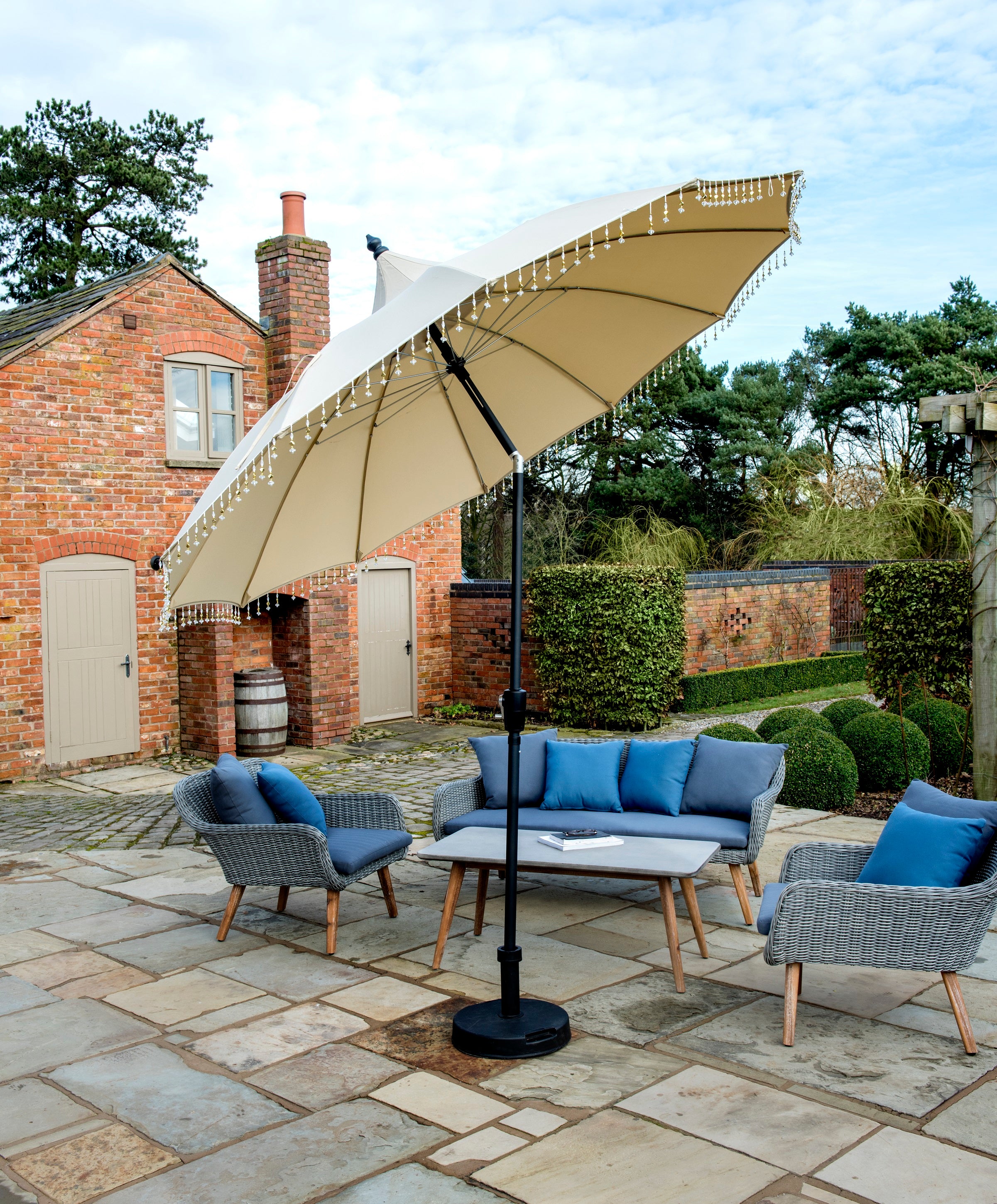 Norfolk Leisure Carousel 2.5m Garden Parasol - Cream
