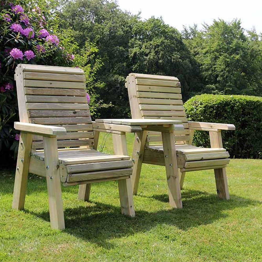 CG Love Seat on lawn