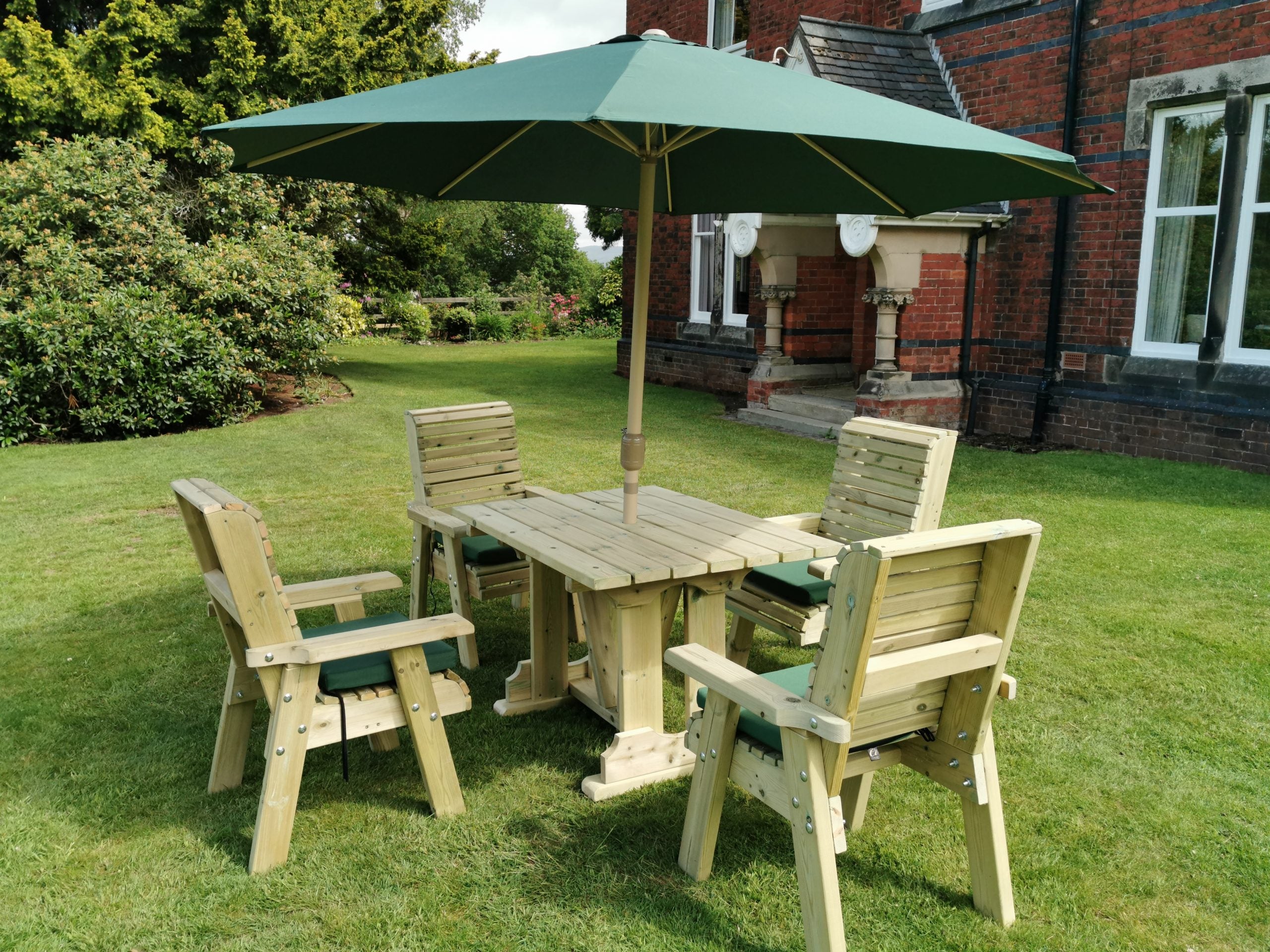 Ergo 4 Seat Chunky Wooden Dining Table & Chairs - Churnet Valley
