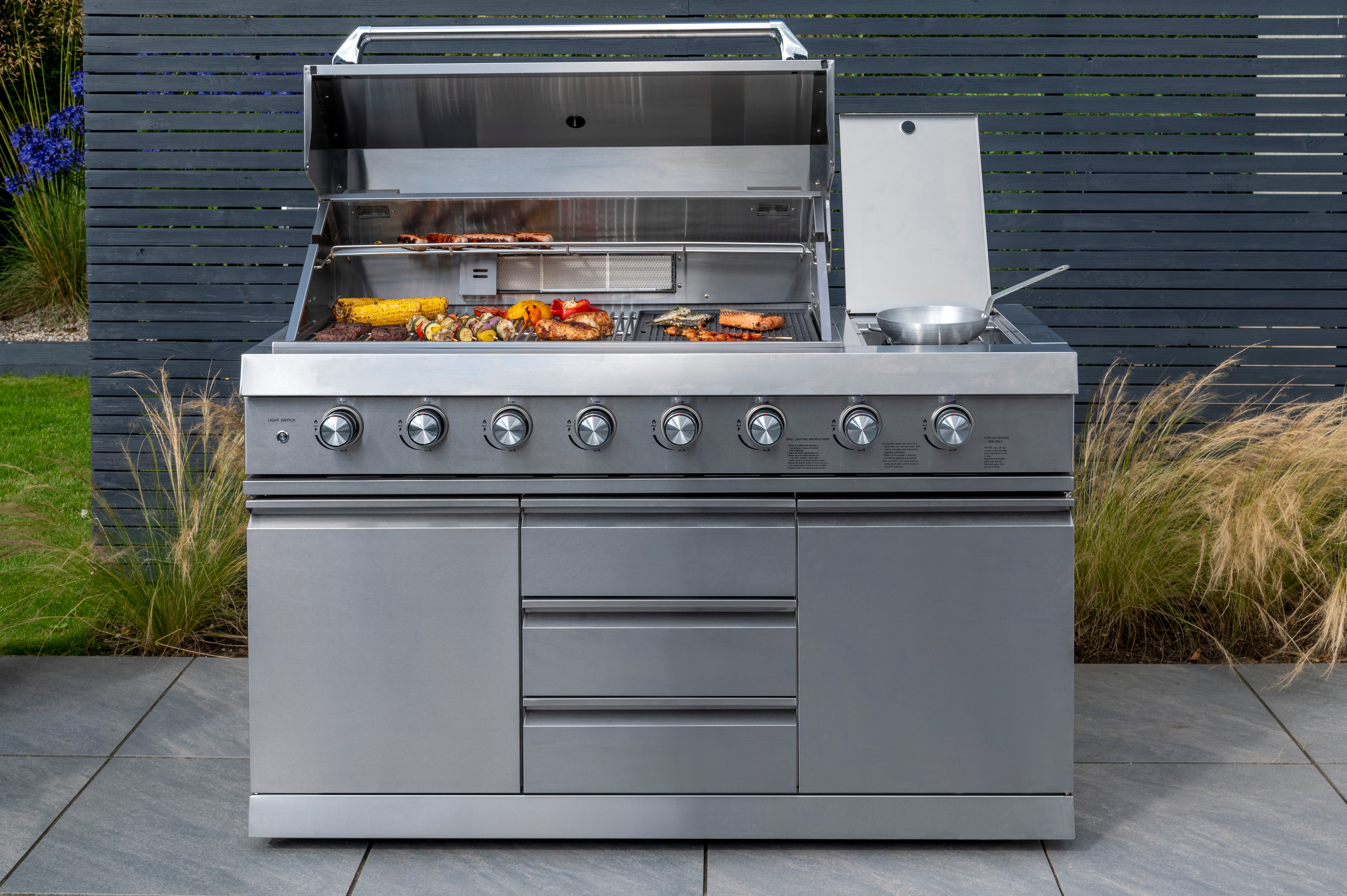 Absolute Outdoor Kitchen Gas BBQ - 6 Burners with Side Burner