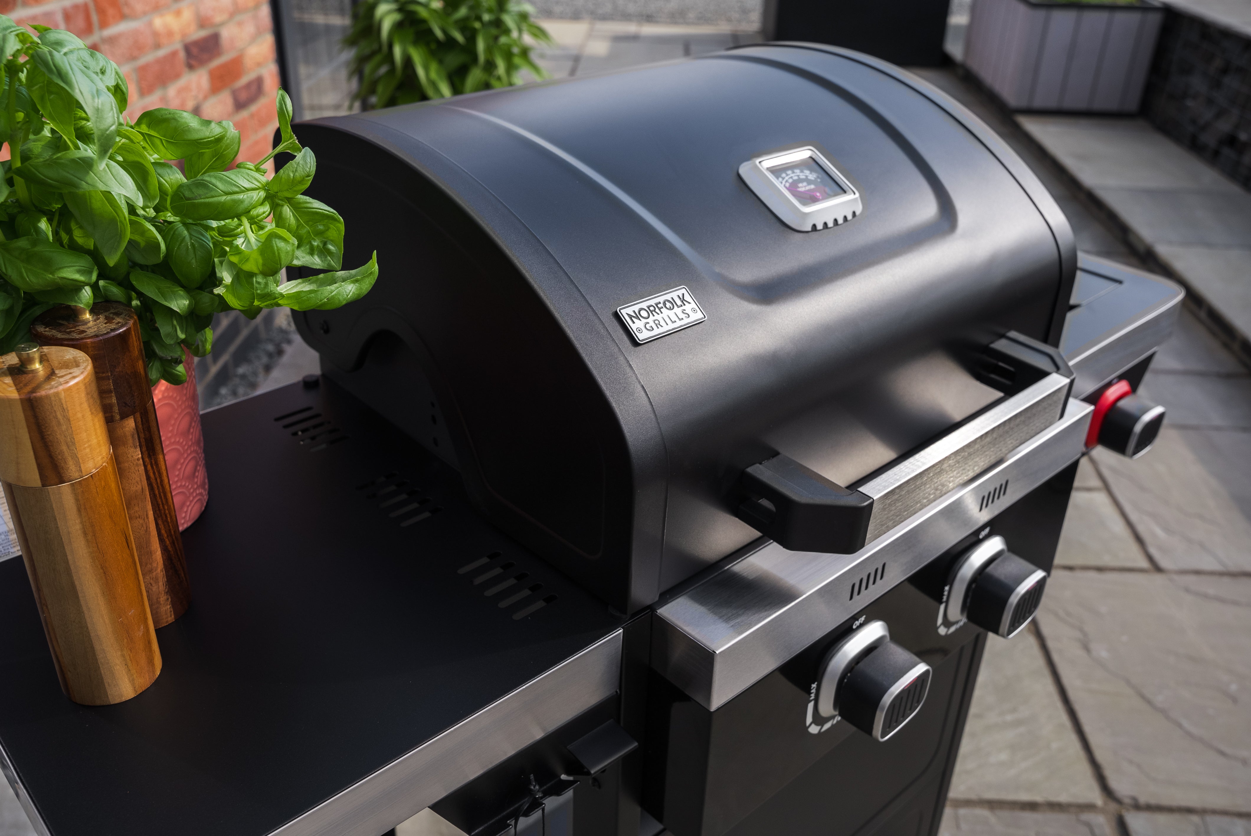 Norfolk Grills VISTA 200 Gas BBQ - 2 Burners with Side Burner