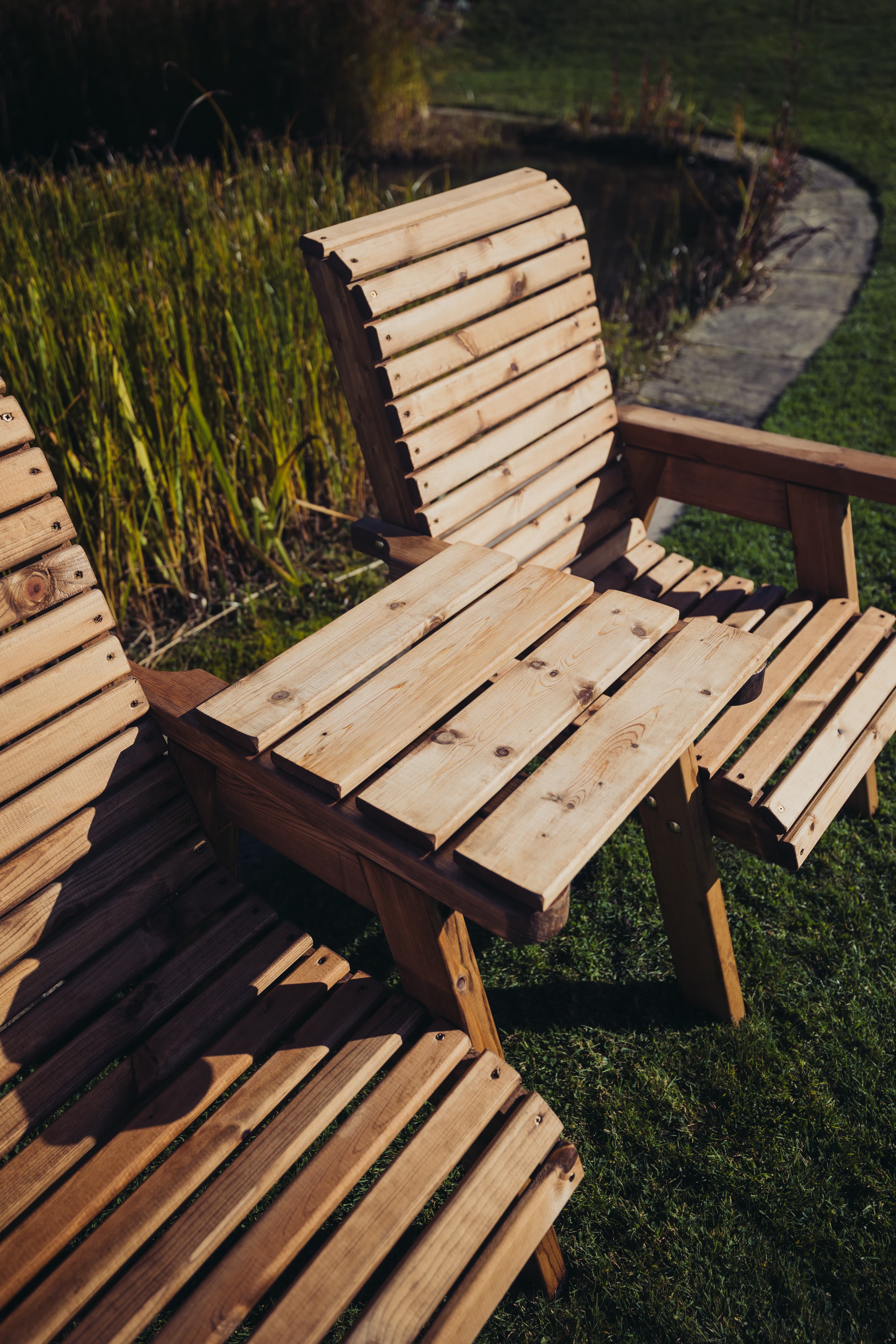 Valley Wooden Love Seat with Straight Central Tray - Churnet Valley