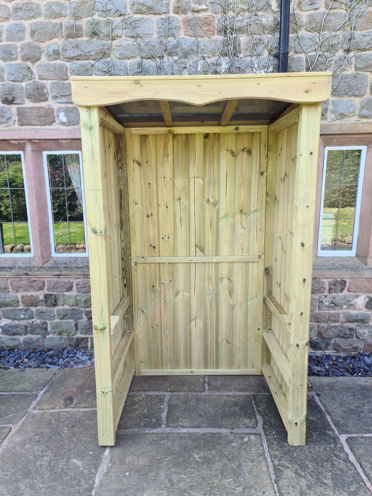 Small Poly Chunky Wooden Smoking Shelter - Churnet Valley