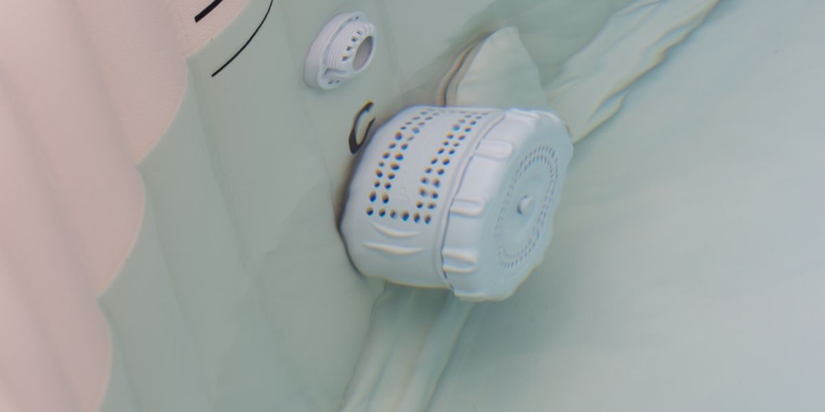 How to clean mould from inflatable hot tub?