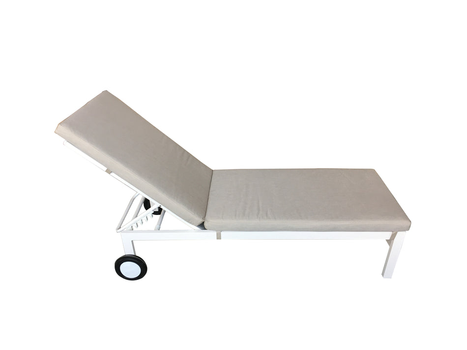 Titchwell Sun Lounger Bed with Wheels - White