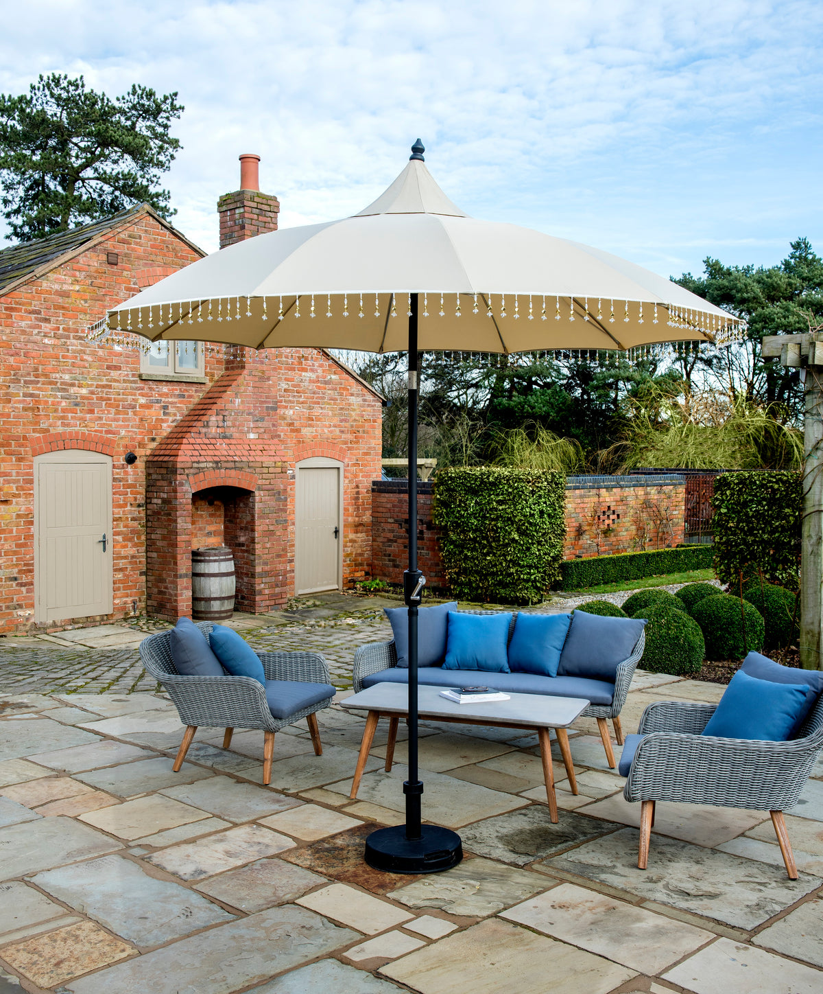 Norfolk Leisure Carousel 2.5m Garden Parasol - Cream