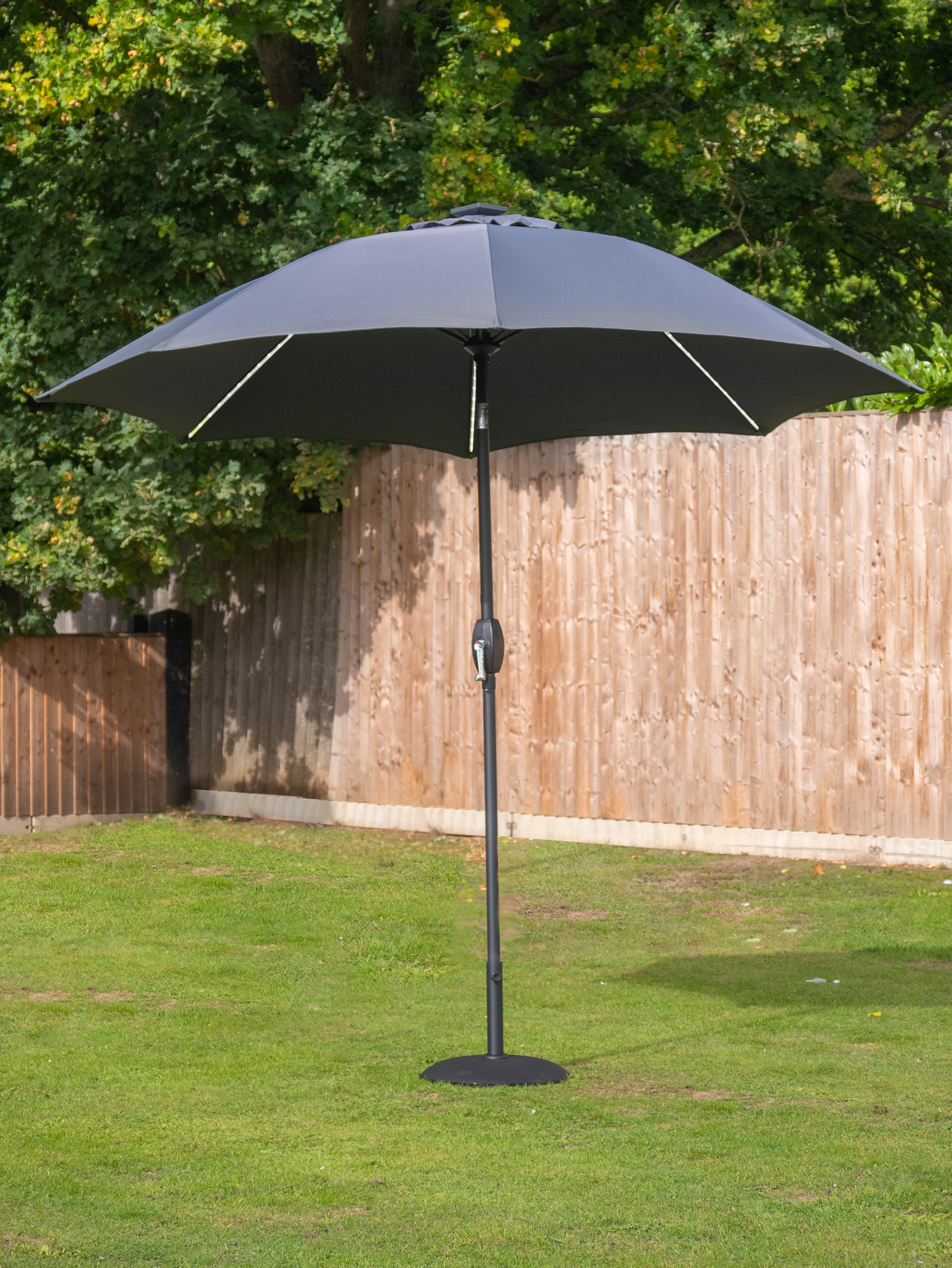 Norfolk Leisure 2.7m LED Garden Parasol