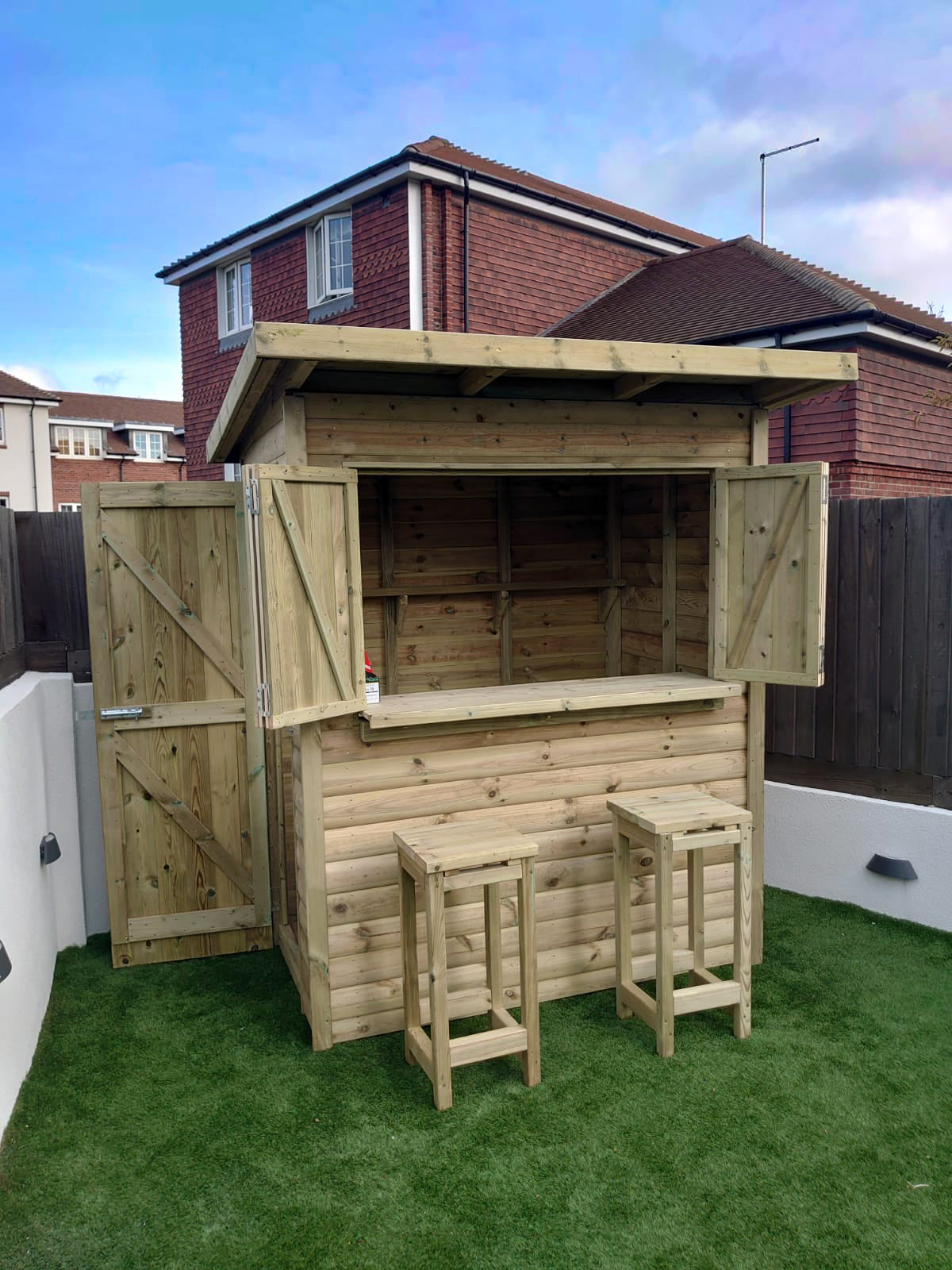 Castleton 6ft x 4ft Wooden Garden Bar - Wooden Stools Optional