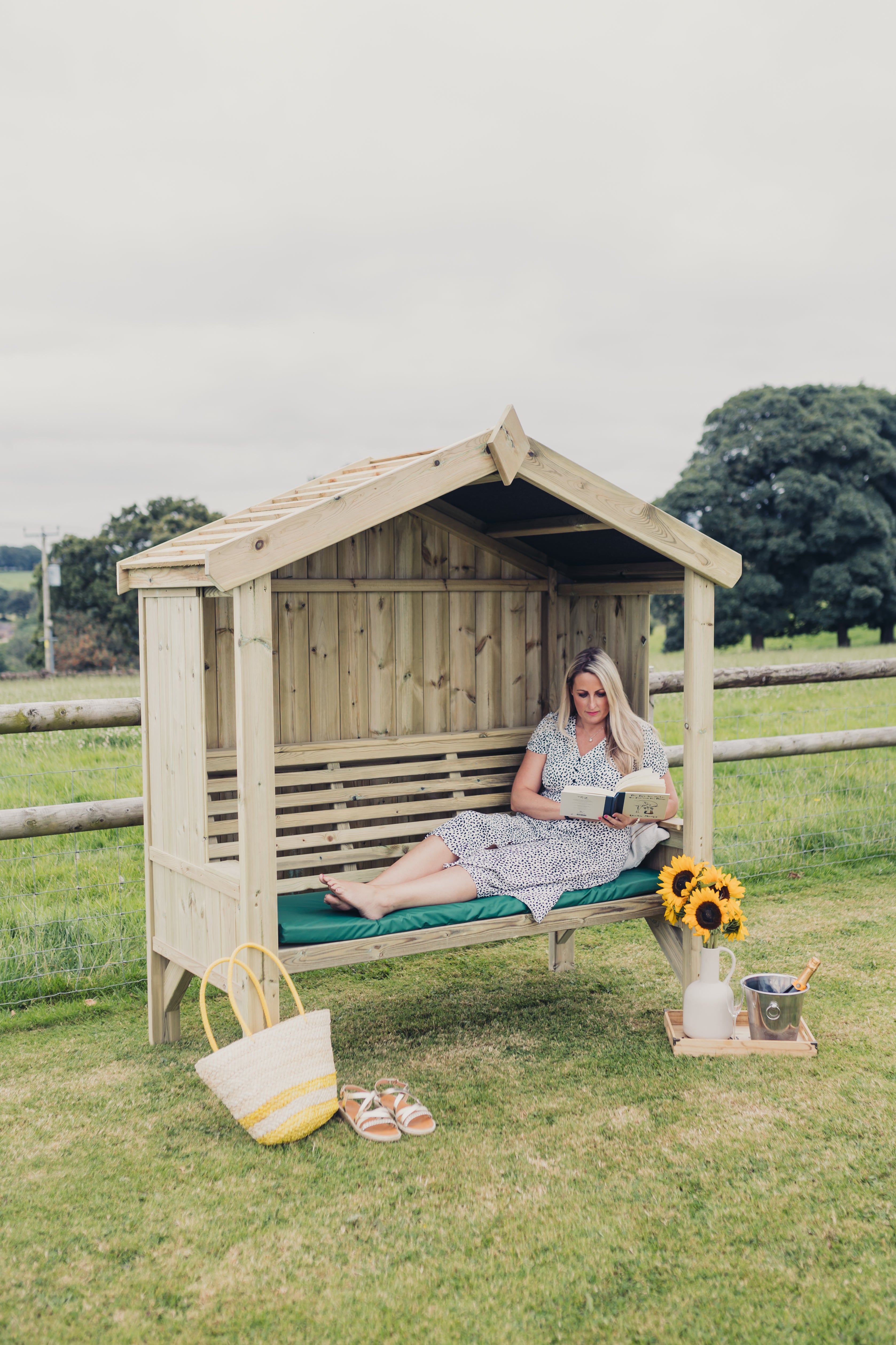 Cottage 3 Seater Fully Enclosed Chunky Wooden Garden Arbour - Churnet Valley