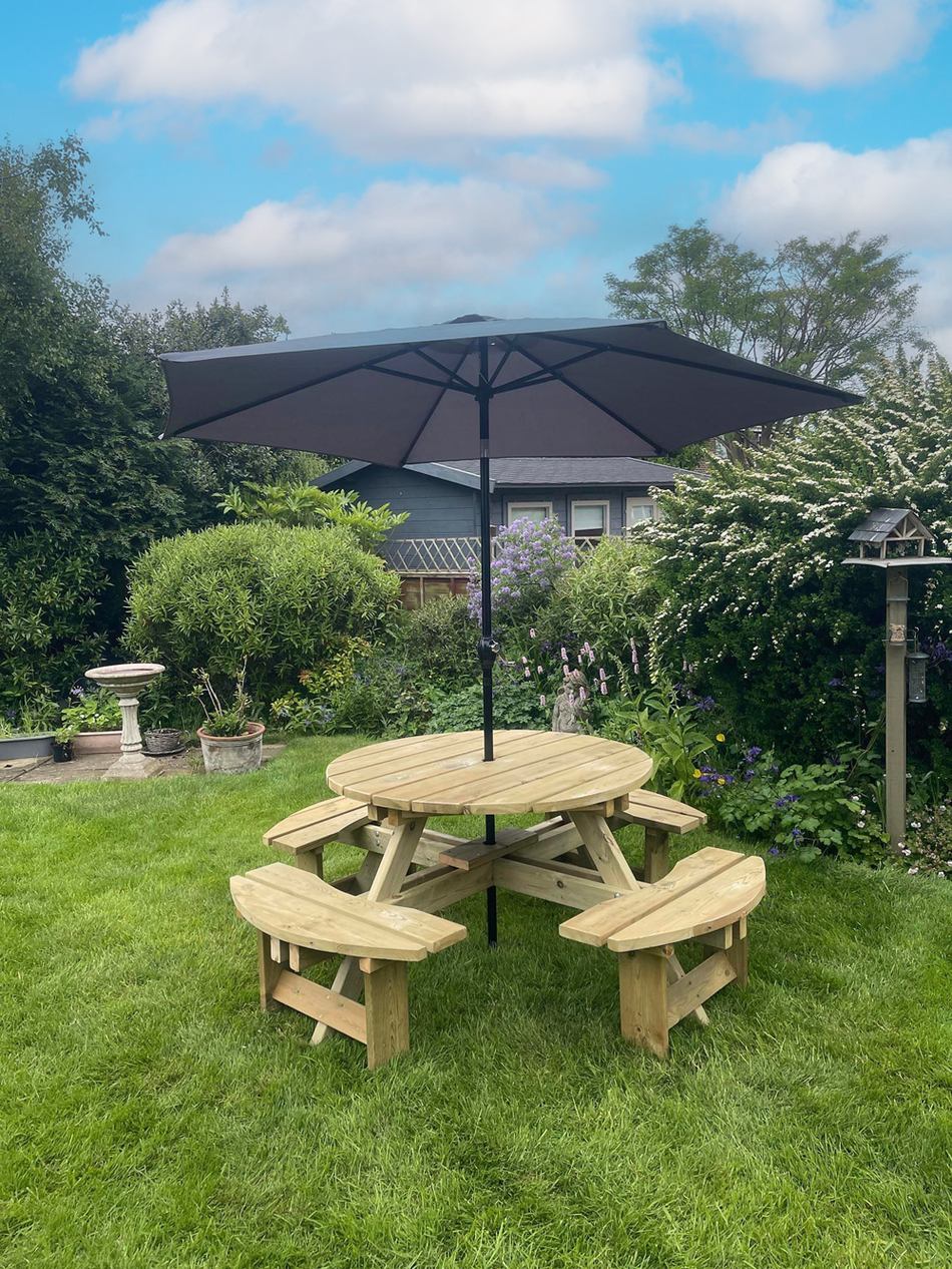 Westwood Chunky Wooden Round Picnic Table - Churnet Valley