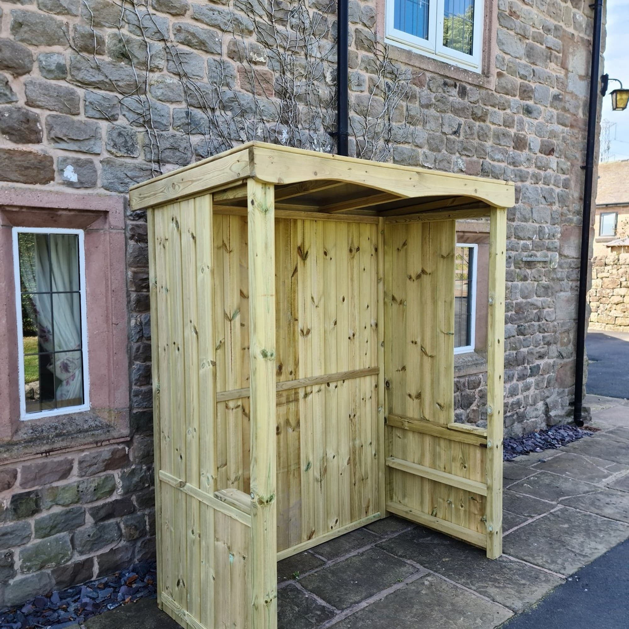 Medium Poly Chunky Wooden Smoking Shelter - Churnet Valley