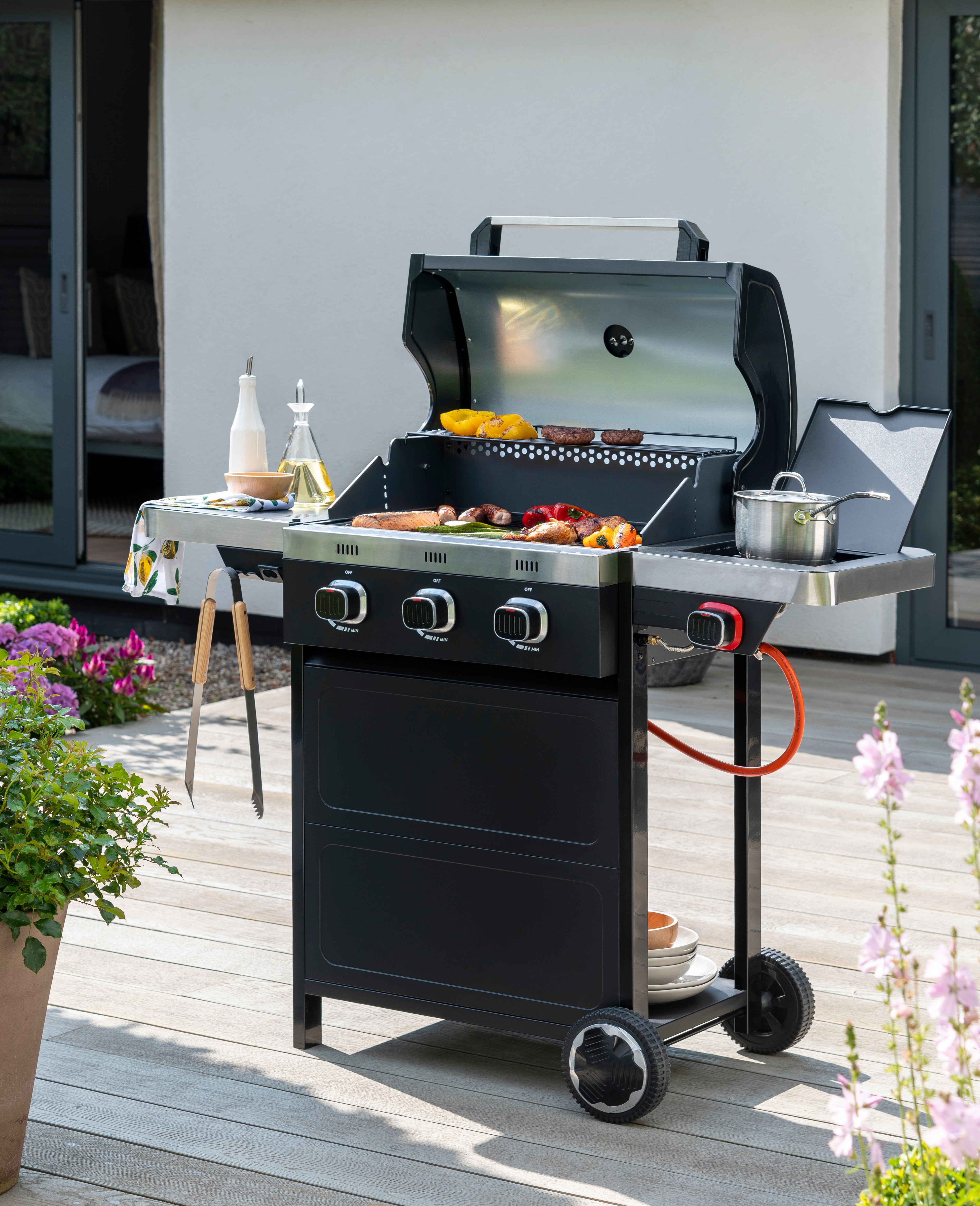 Norfolk Grills VISTA 300 Gas BBQ - 3 Burners with Side Burner