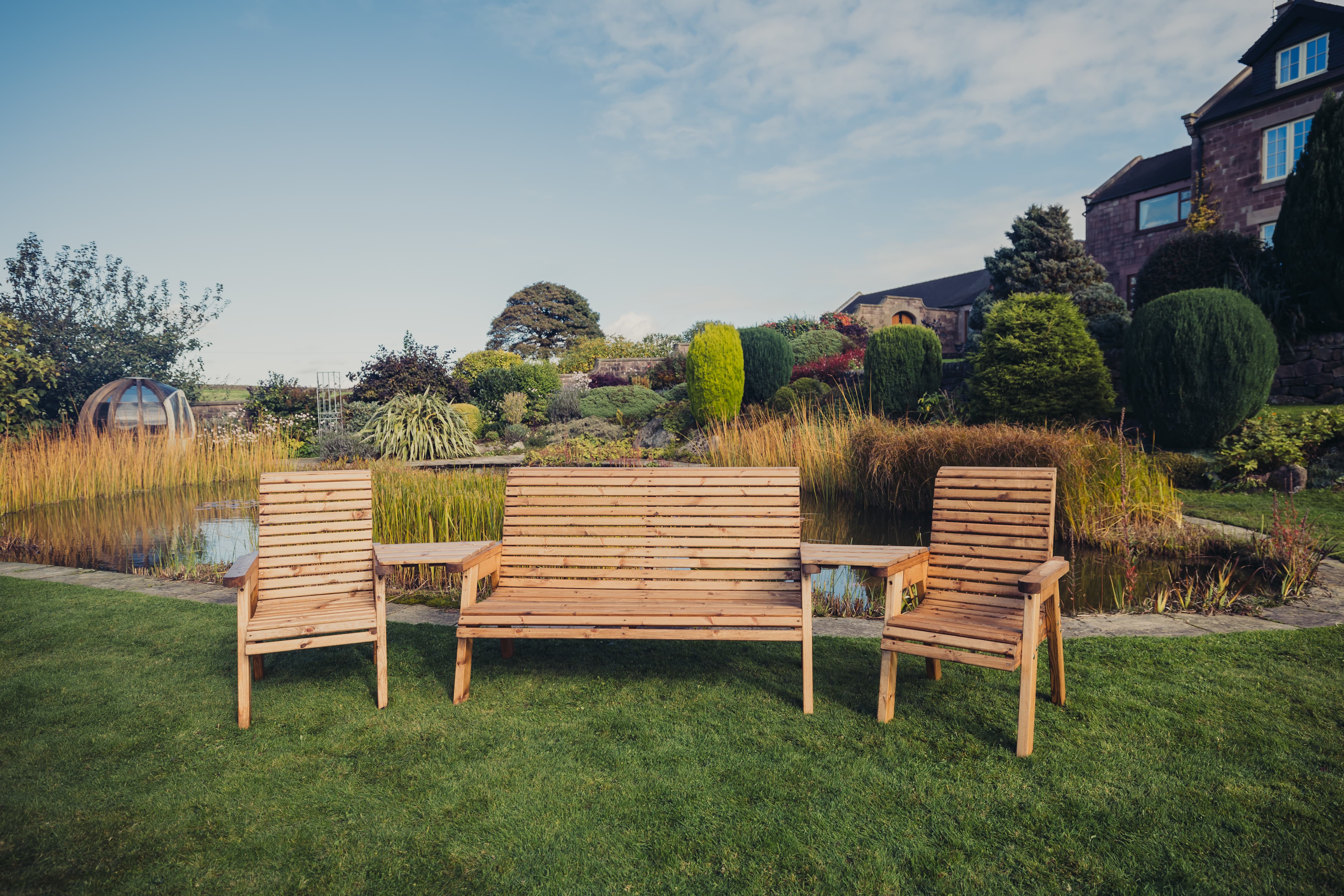 Valley 5 Seat Wooden Garden Love Seat Style Triple Bench & 2 Chairs with Angled Tray