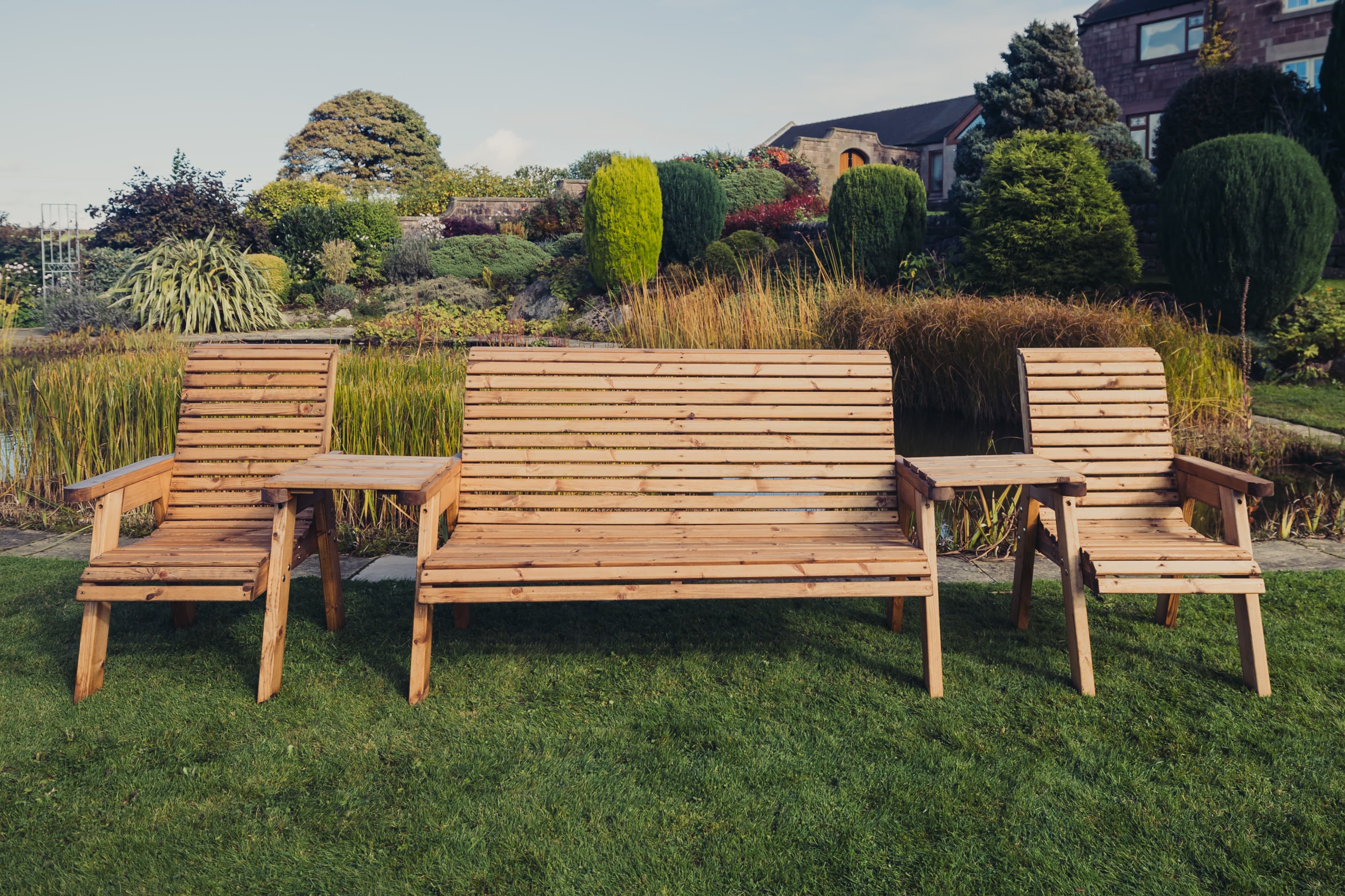 Valley 5 Seat Wooden Garden Love Seat Style Triple Bench & 2 Chairs with Straight Tray