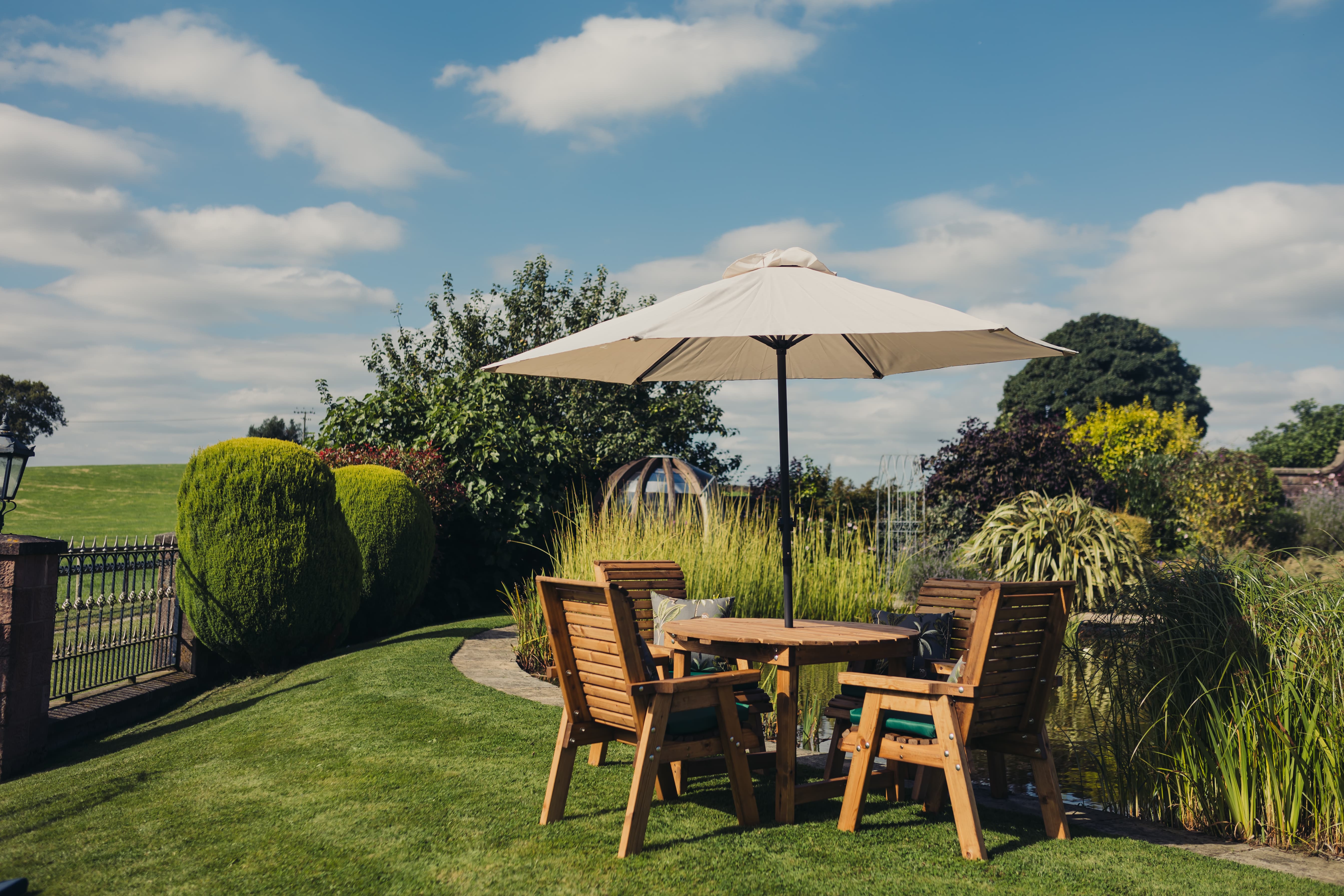 Valley 4 Seater Chunky Wooden Round Garden Dining Table Set - Churnet Valley