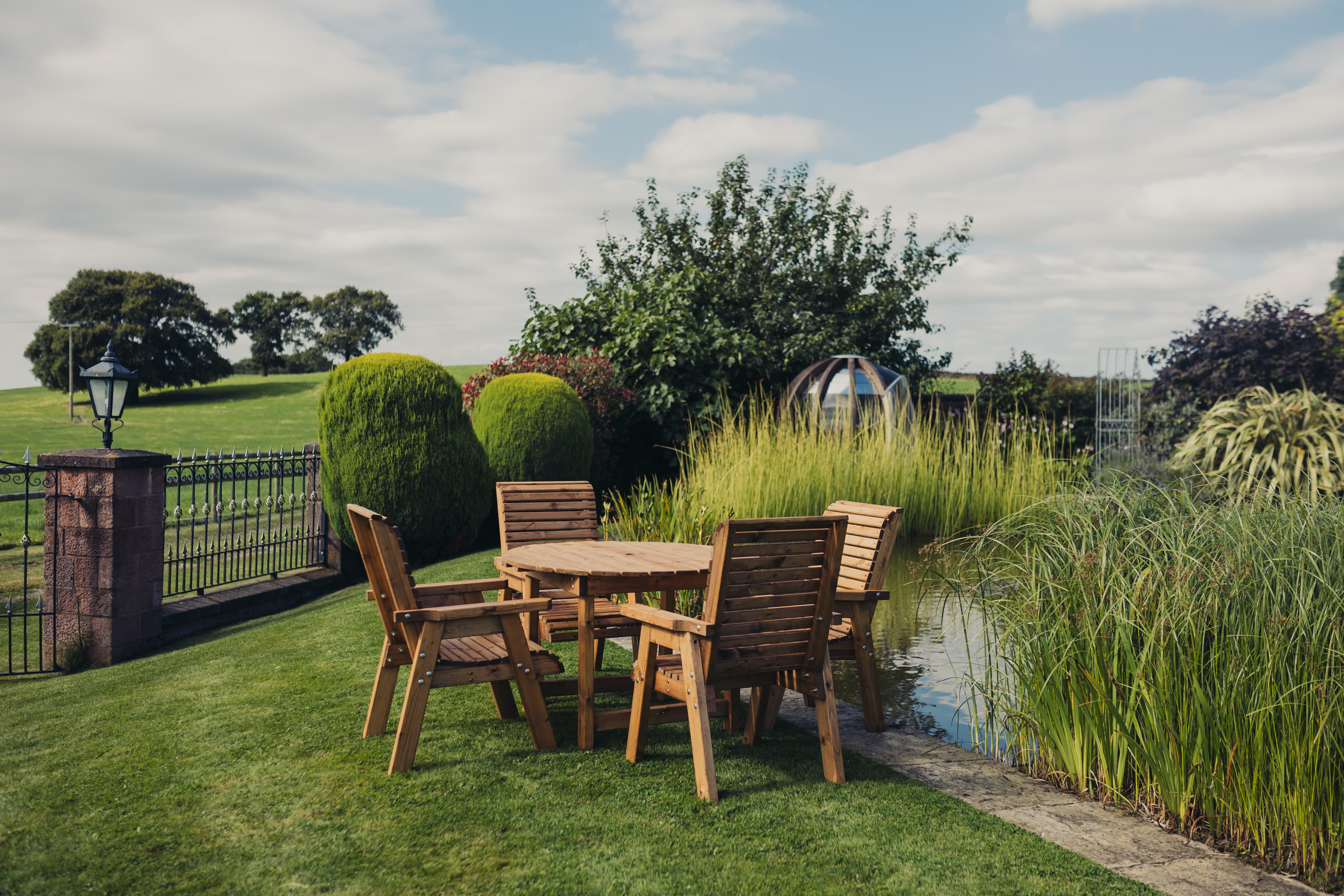 Valley 4 Seater Chunky Wooden Round Garden Dining Table Set - Churnet Valley