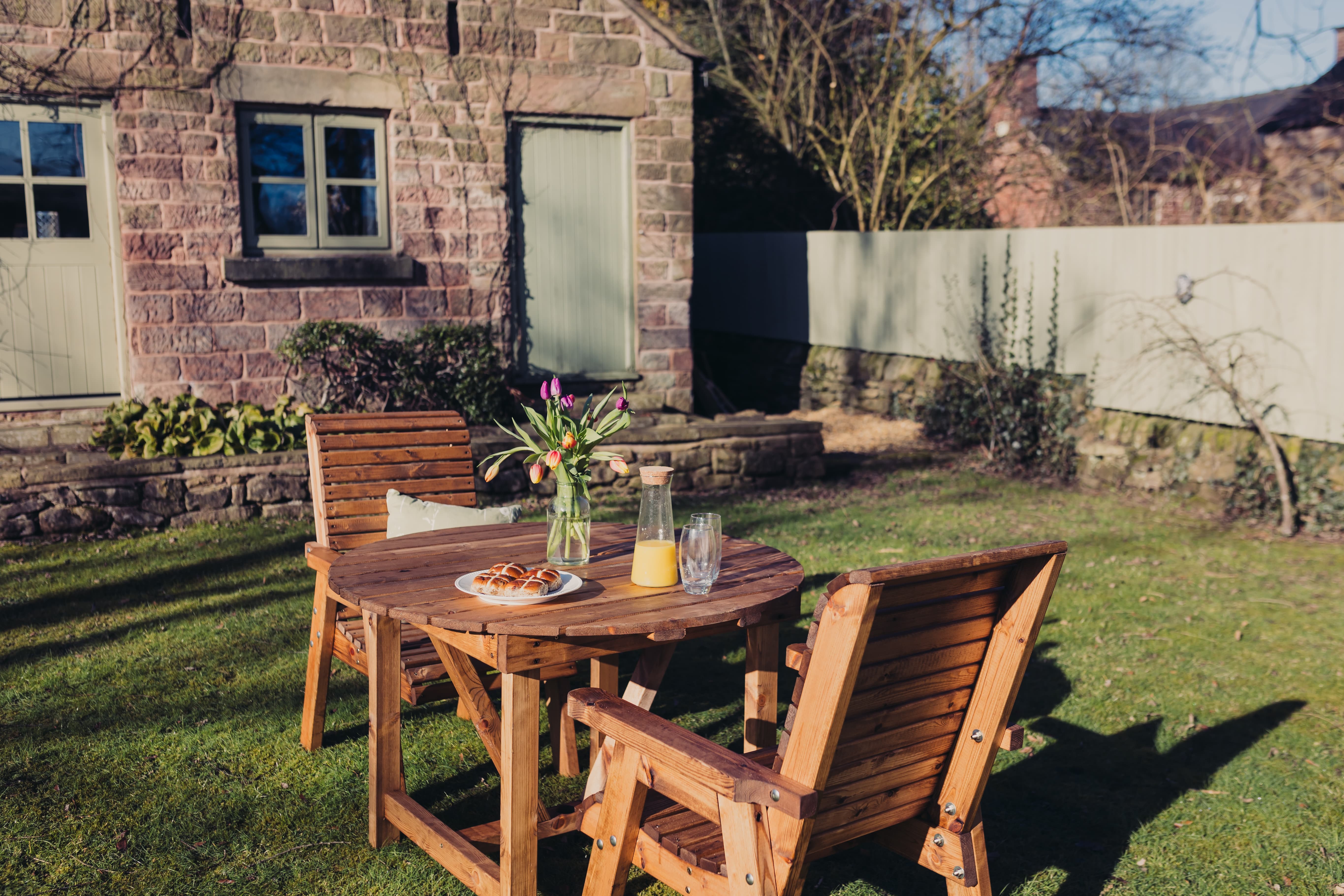 Valley Chunky Wooden Round Table Garden Bistro Set - Churnet Valley